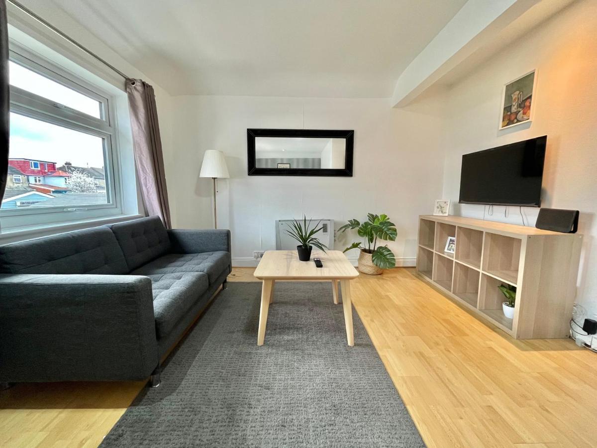 Appartement No2326 Tree-Hole à Northolt  Extérieur photo